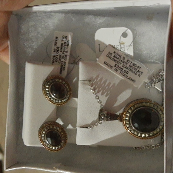 Kohl's earring and necklace set valued at $650 selling for $350 - Picture 1 of 2
